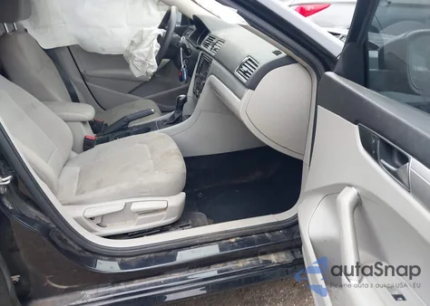 2018 Volkswagen Passat 2.0T R-Line/2.0T S from USA, damaged, VIN 1VWAA7A31JC016790